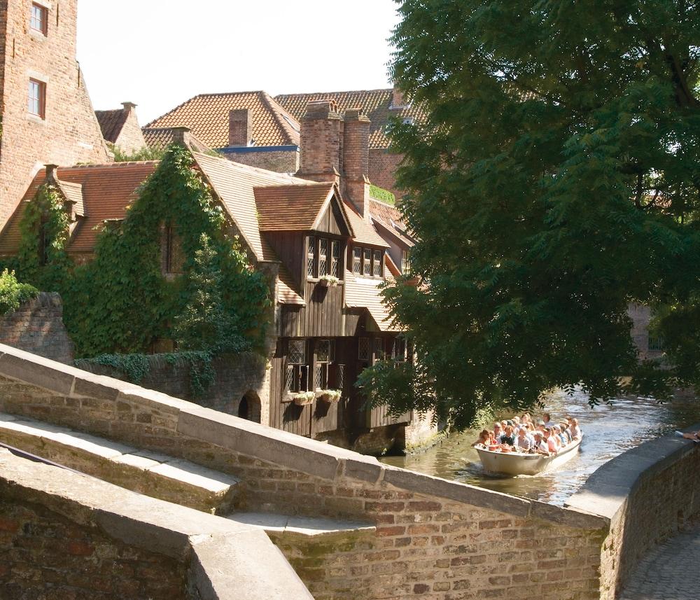 B&B Exclusive Guesthouse Bonifacius Bruges Esterno foto